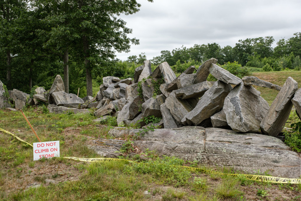 Do not climb on stone